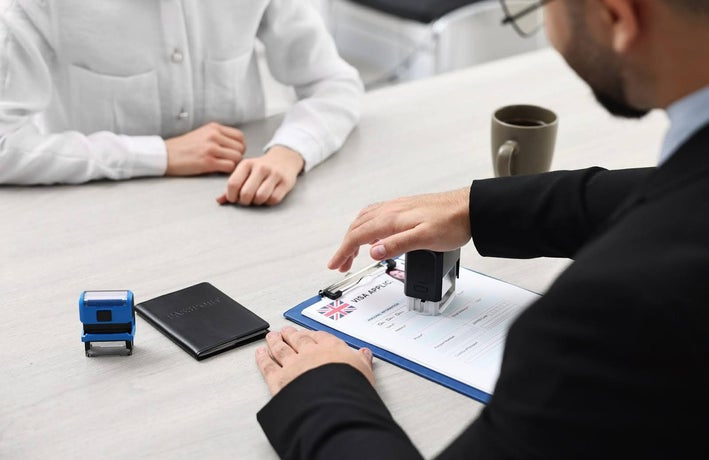 مراحل اخذ ویزای کاری انگلیس